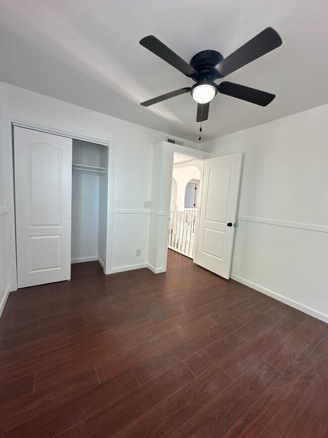 Building Photo - 7461 Plaza Redonda Dr