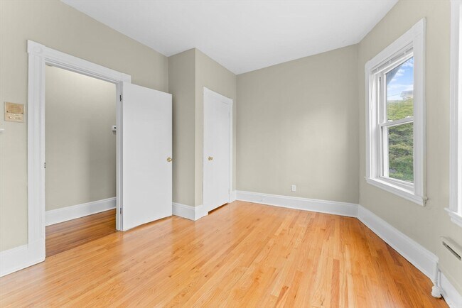 Building Photo - 45 Highland Ave