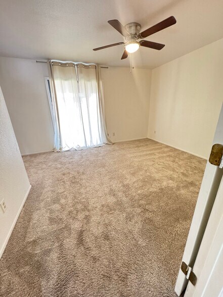 Building Photo - 10230 W Catalina Dr