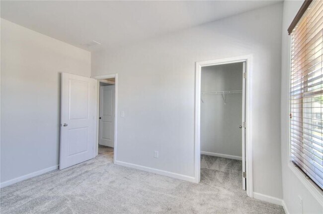 Building Photo - 7107 Branch Creek Cove