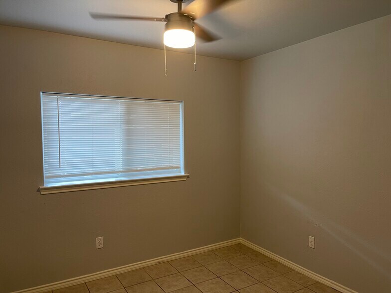 Building Photo - 1508 Nest Pl