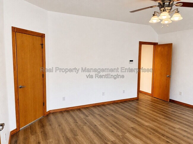 Building Photo - 4713 Castle Bay Cove