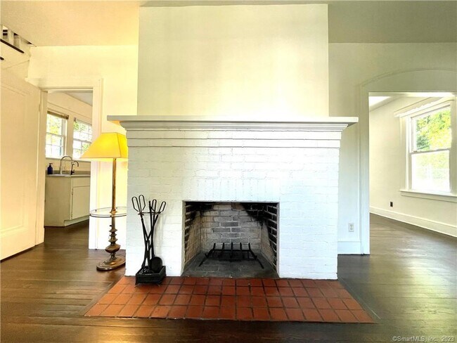 Building Photo - 294 Fountain St