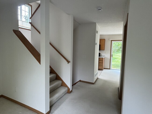 Building Photo - 7792 Village Pl