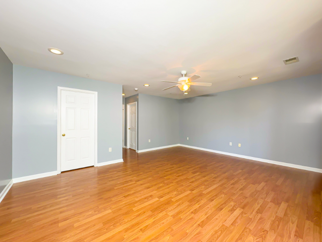 Building Photo - 1632 Briarview Ct