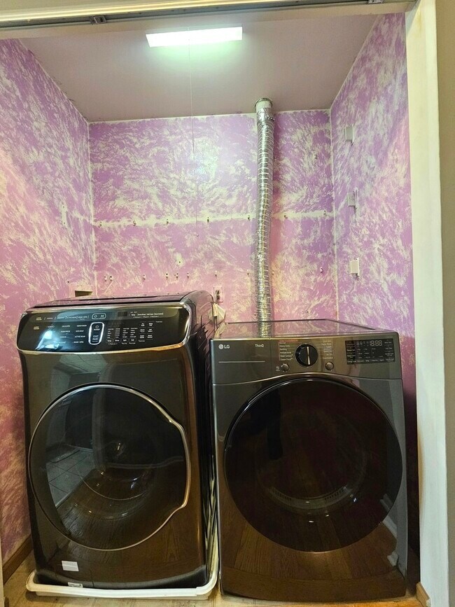 Building Photo - 579 Scott Ln