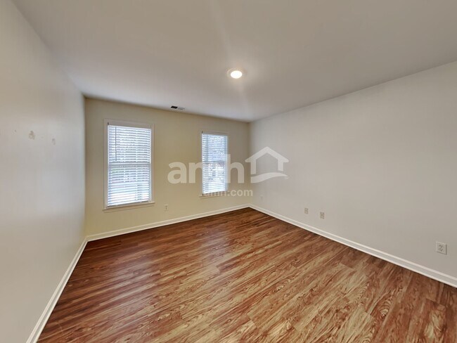 Building Photo - 3987 Fox Glen Dr