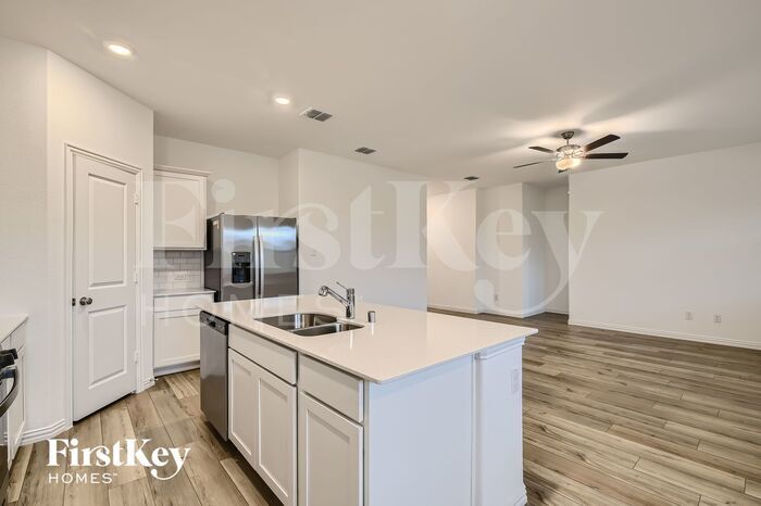 Building Photo - 2524 Goodrich Rd