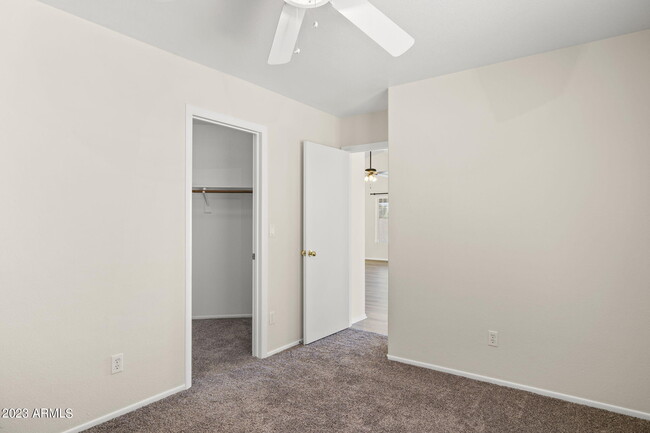 Building Photo - 11005 W Seldon Ln
