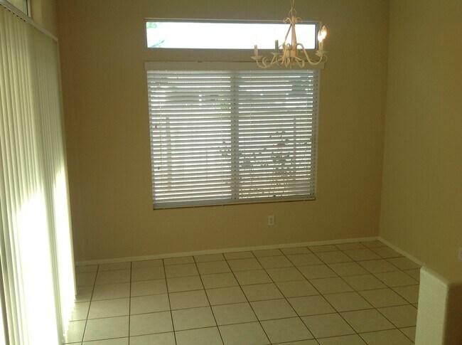 Building Photo - 12414 Ravenna Ln