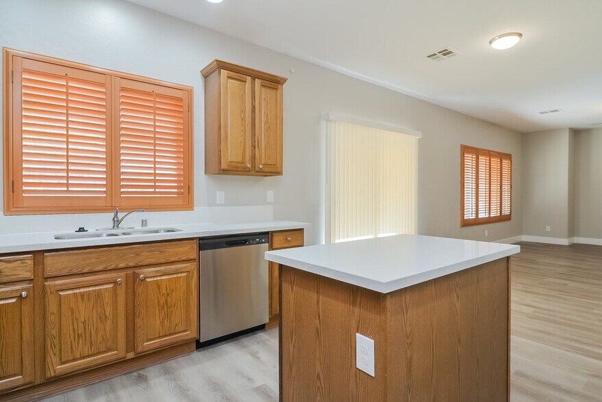 Building Photo - 255 Crusades Ave