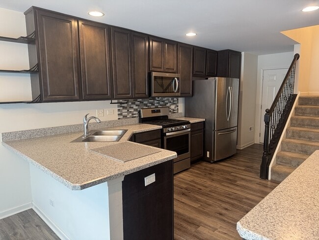 Building Photo - 226 Wildmeadow Ln