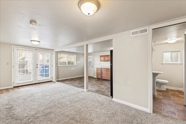 Building Photo - Private Boise Bench Studio Home