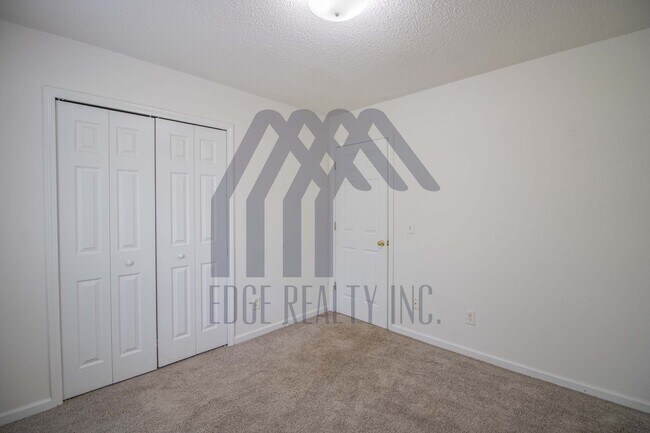 Building Photo - 6 Willow Lakes Dr