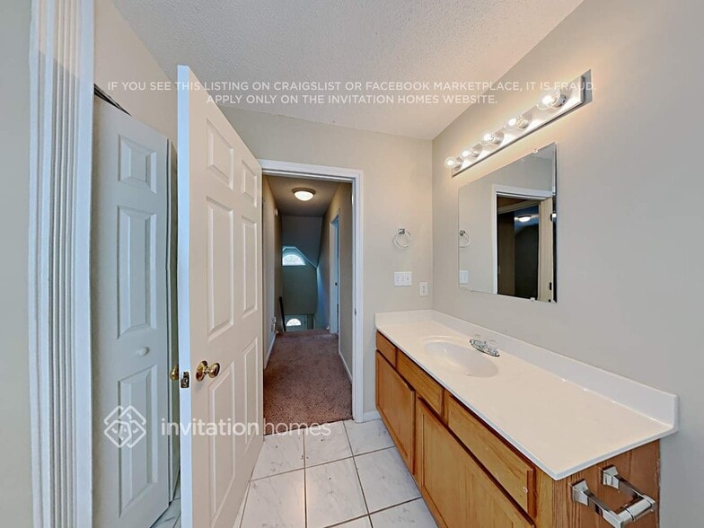 Building Photo - 2004 Pineton Ct