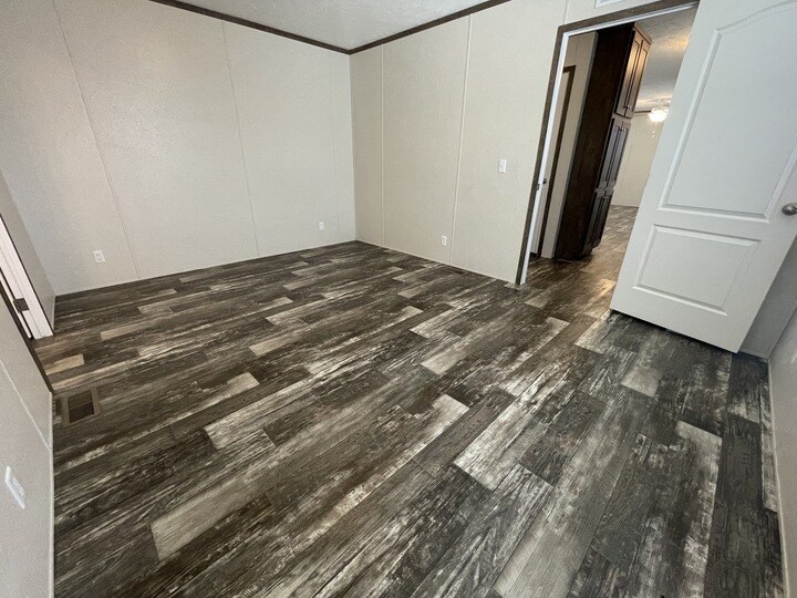 Building Photo - 16035 Villaire Ave