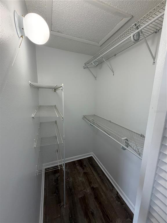 Building Photo - 4508 S Oak Dr