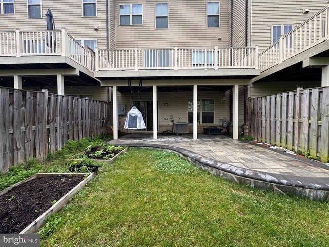 Building Photo - 23671 Sailfish Square