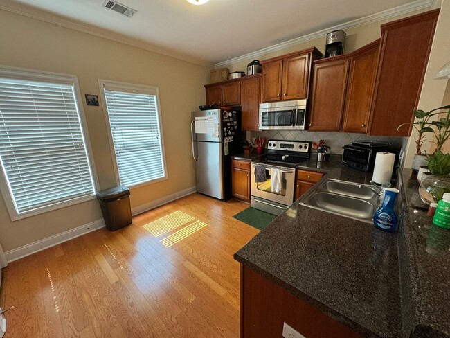 Building Photo - Whitehall Villages Townhome Available