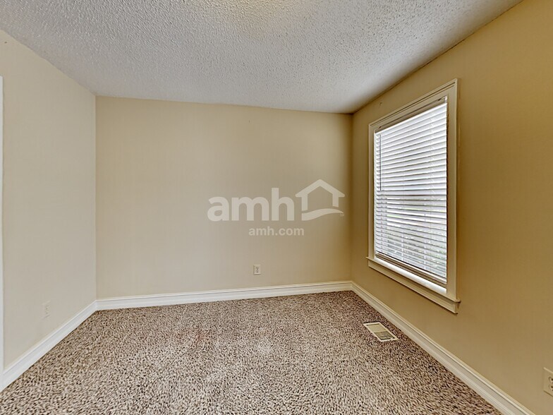 Building Photo - 1 Arbor Cove Dr
