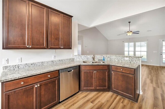 Building Photo - 124 Heatherly Way