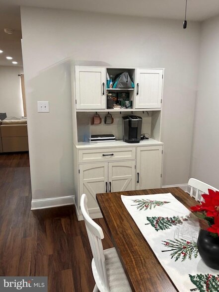 Building Photo - 430 Whitman Ln