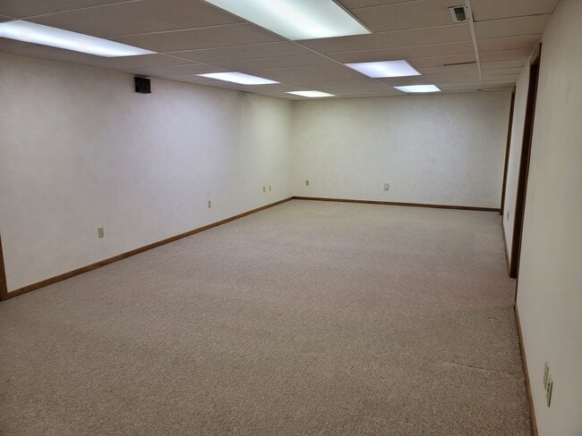 Building Photo - 1831 Rapids St