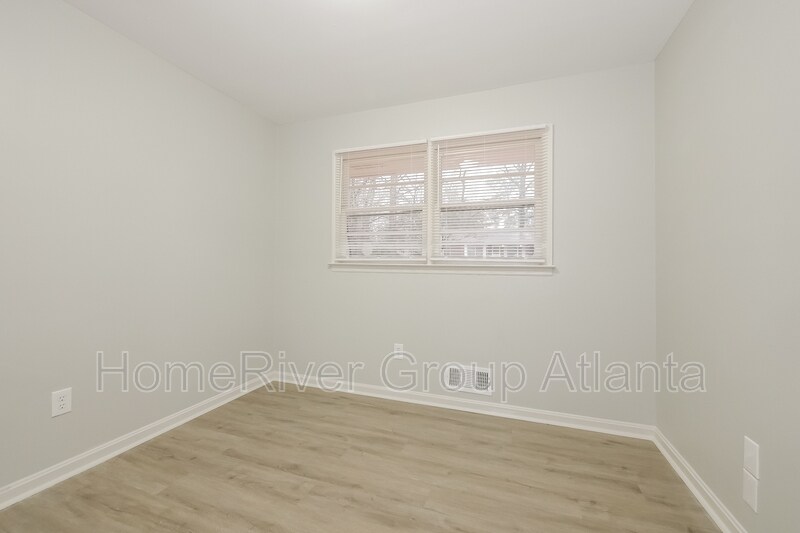 Building Photo - 506 Shady Ln Dr
