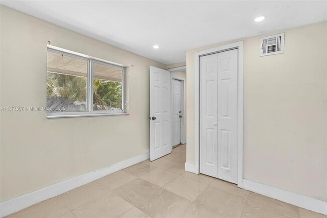 Building Photo - 921 NW 110th St