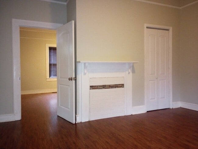 Building Photo - 296 Werts St