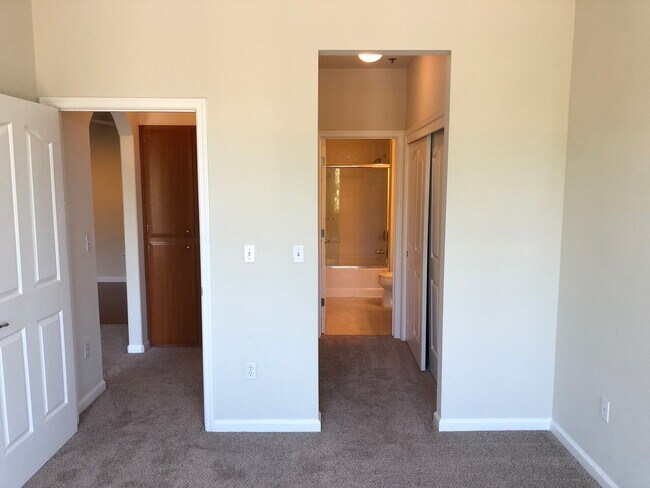 Building Photo - Resort-Style Condo Living at Villa Cortina