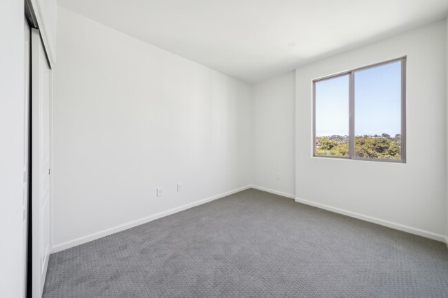Building Photo - 3877 Pell Pl