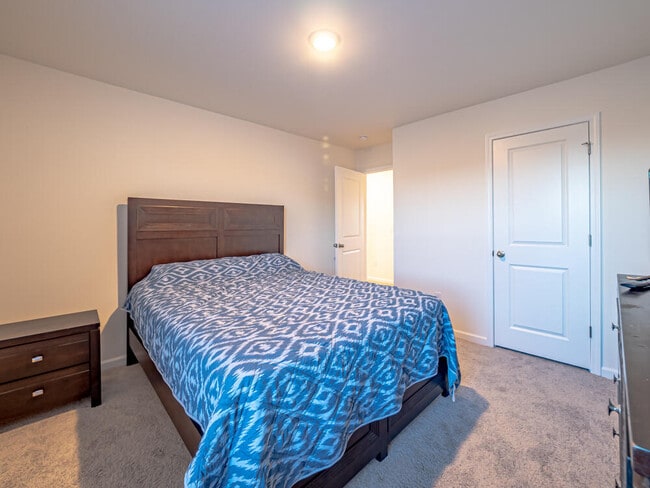 Building Photo - 1719 Camazay Dr