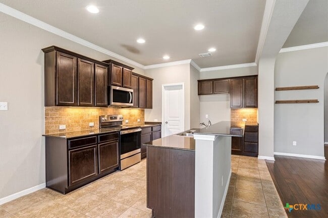 Building Photo - 515 Cross Dr.