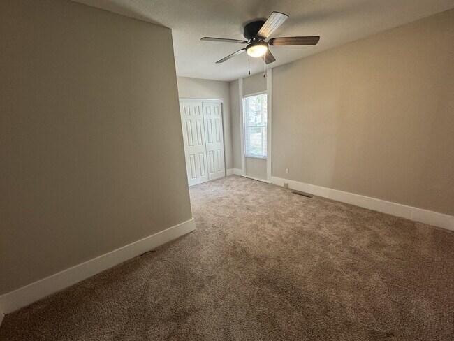 Building Photo - 201 Eastman Ave