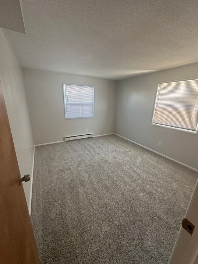 Building Photo - Cozy and comfortable 2 bed 1 bath apartment located in the heart of Speedway. Apply today to sche...