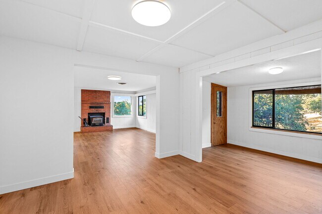 Building Photo - 1640 Highland Ave