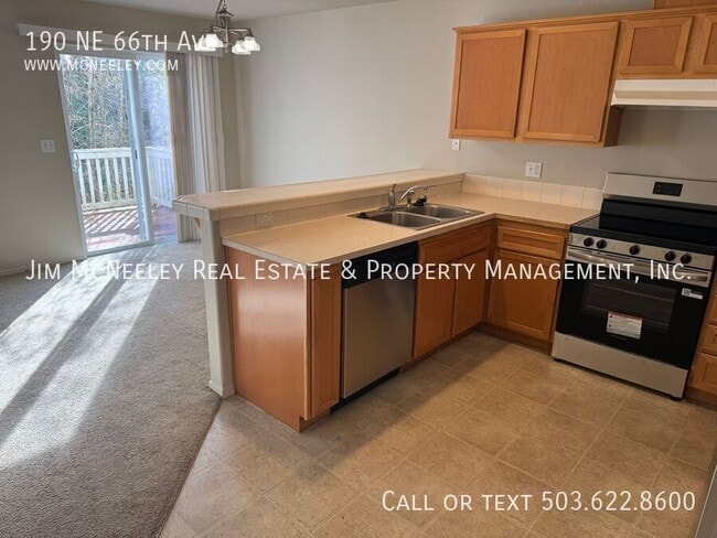 Building Photo - 190 NE 66th Ave