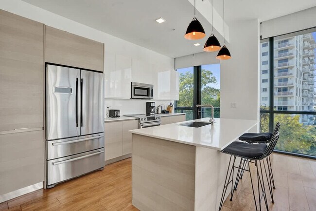 Building Photo - 1220 17th St