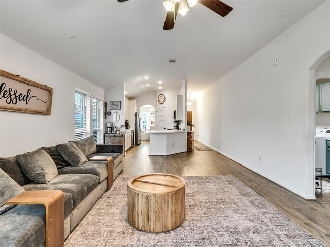 Building Photo - 4827 Ladona Ct
