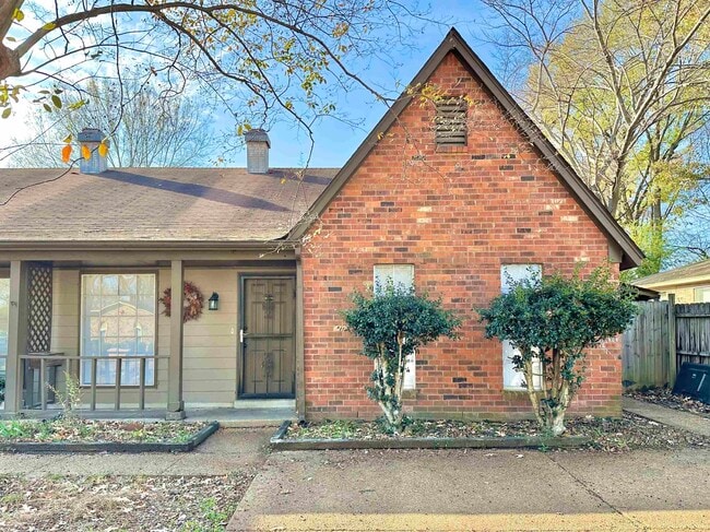 Building Photo - 2065 Goldbrier Ln