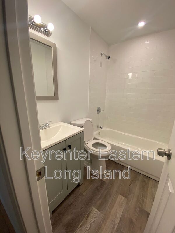 Building Photo - 30 Cedar Ave