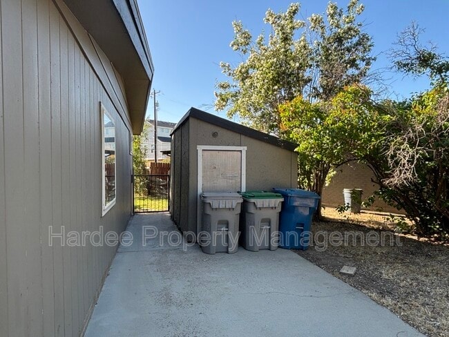 Building Photo - 1500 Brooklawn Dr