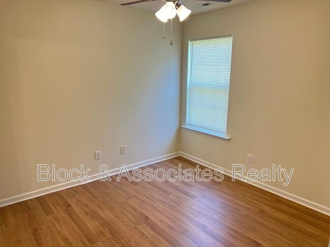 Building Photo - 5508 Stewartby Dr