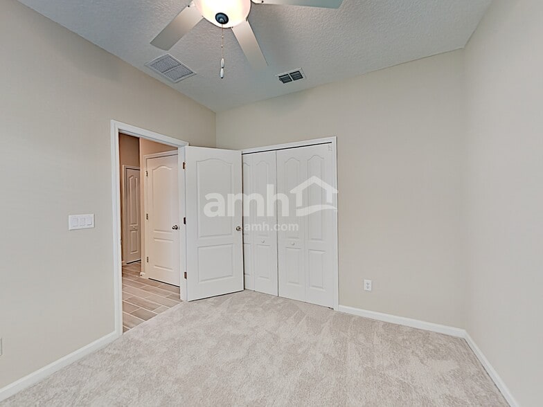 Building Photo - 450 Stone Arbor Ln