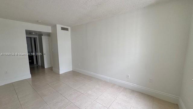 Building Photo - 10865 SW 112th Ave