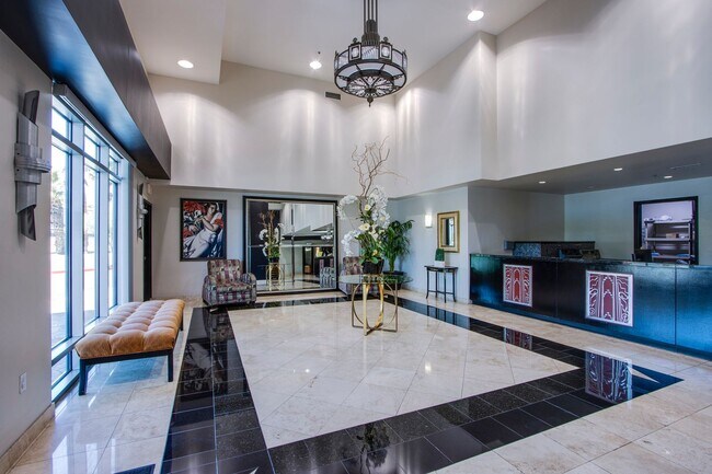 Building Photo - Absolutely stunning high rise loft at Metr...