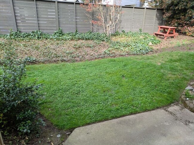 Building Photo - 17979 SW 115th Ave