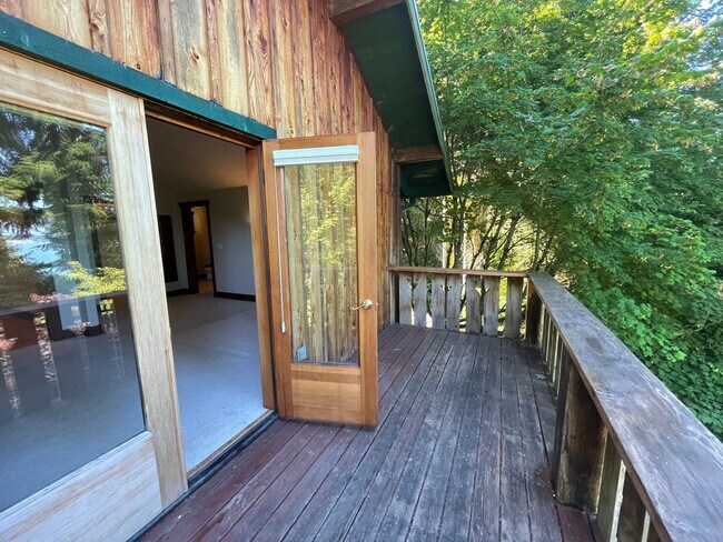 Building Photo - Langley Craftsman in Park-Like Setting and One Small Pet Allowed