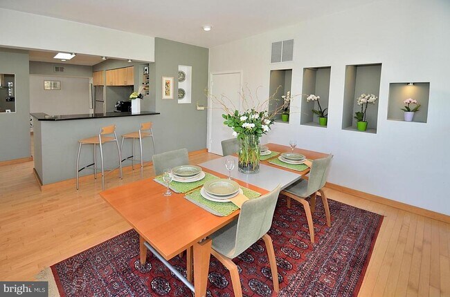 Building Photo - 2227 Glasgow Rd